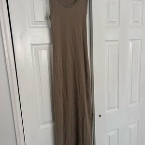 Sleeveless Green/Tan Maxi Dress